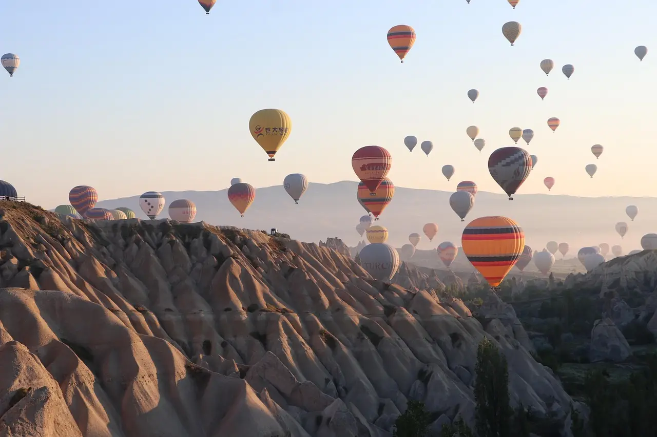 hot air balloon, balloon, sky, landscape, sunrise, turkey, cappadocia, travel, dream, challenge, goal, achievement, win, sunset, nature, adventure, desert
